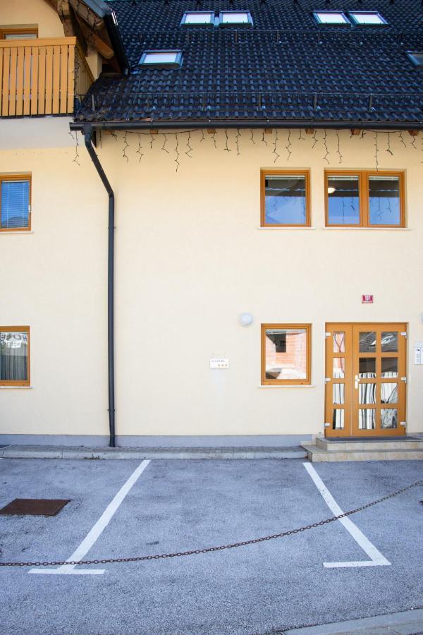 קרנייסקה גורה Apartma Soncek, On The Ski Slopes, Balcony, Private Parking מראה חיצוני תמונה